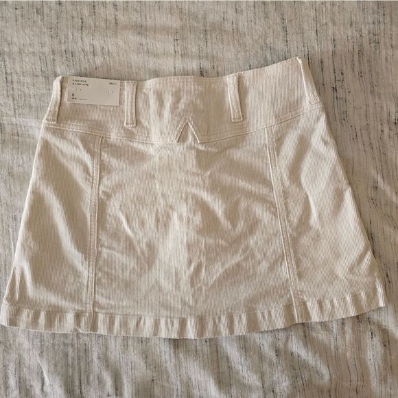 NWT American Eagle Outfitters Cream Mini Skirt - Picture 2 of 4